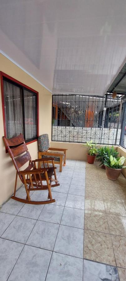 Hostel Casa Marina Puerto Limon Exterior foto